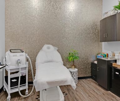 009-009 - Phenix Salon Suites - Woodbridge