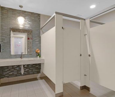 098-098 - Phenix Salon Suites - Woodbridge