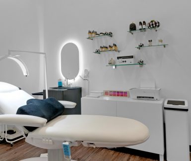 235-235 - Phenix Salon Suites - Woodbridge